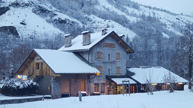 Von Landry Bahnhof zum Resort - Tickets kaufen