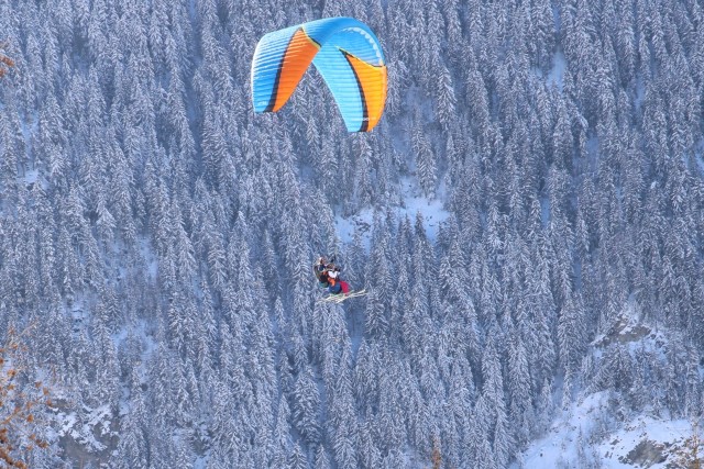 Paragliding