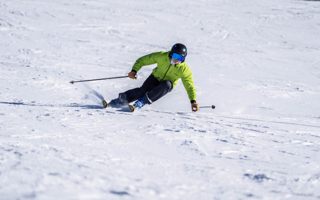 Ski & Snowboard