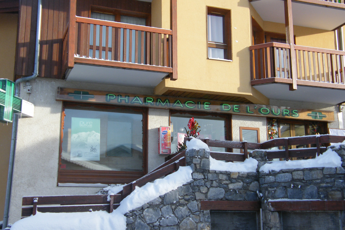 Pharmacie de l'Ours de Peisey-Vallandry - © Office de Tourisme de Peisey-Vallandry Pharmacie de l'Ours de Peisey-Vallandry