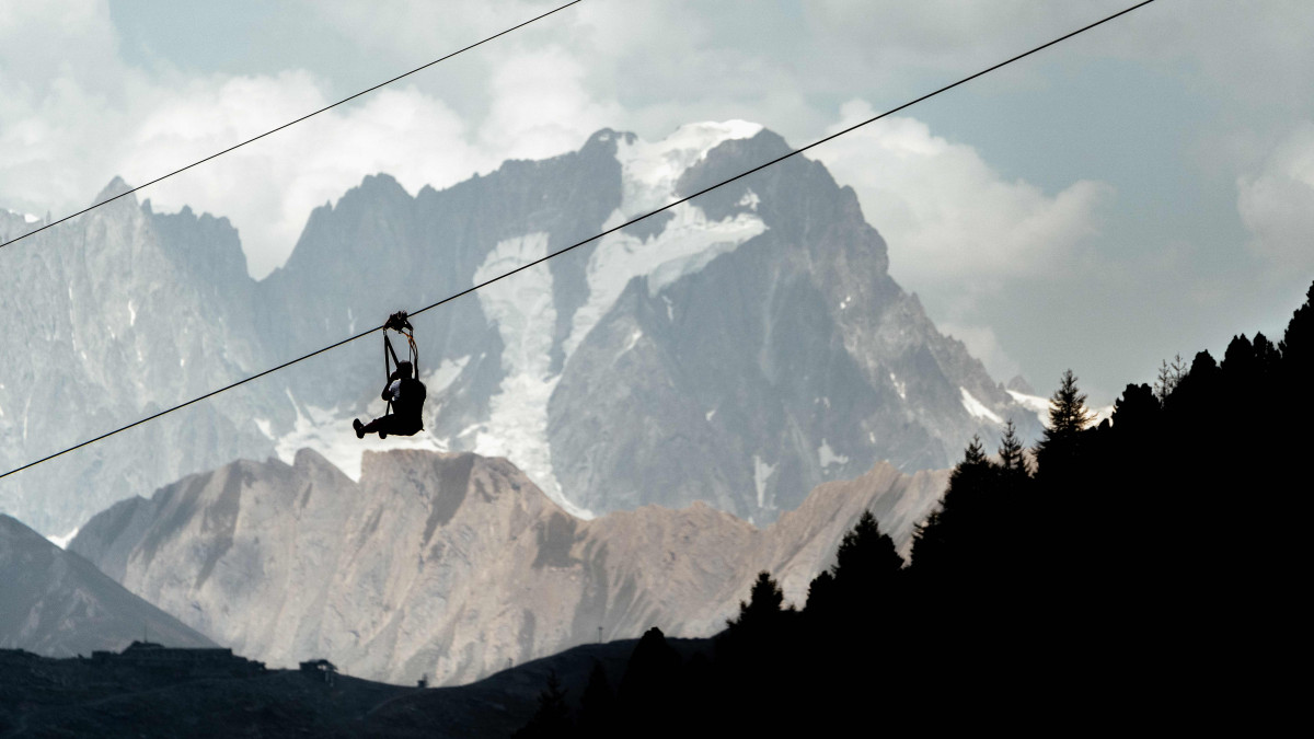 Tyrolienne de l'Aiguille Rouge Tyrolienne de l'Aiguille Rouge