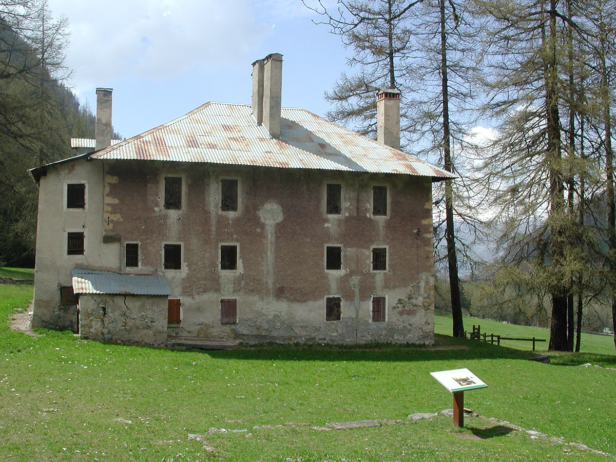 Vue extérieur façade avant Vue extérieur façade avant