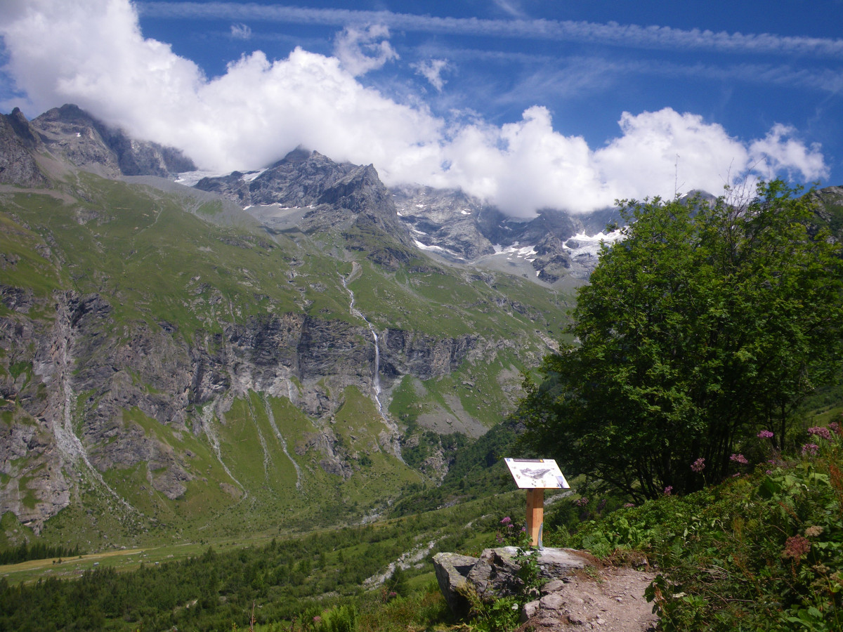 Sentier lecture paysage - © H. Suret PNV Sentier lecture paysage