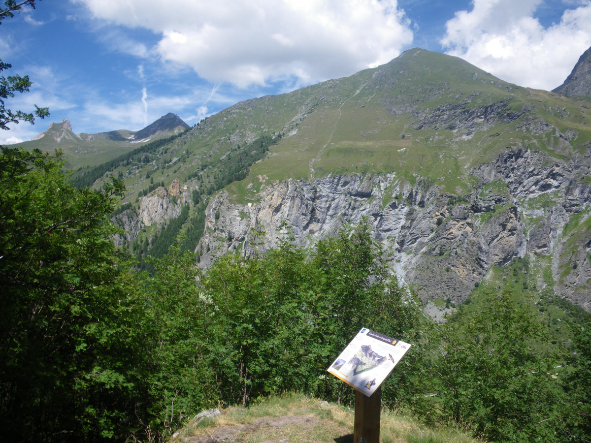 Sentier lecture de paysage - © PnV Sentier lecture de paysage