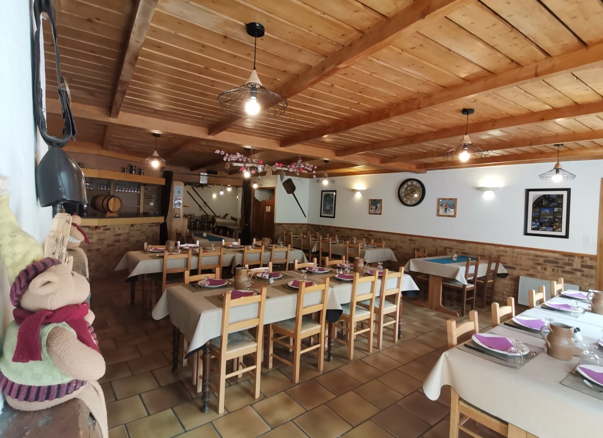 salle-manger-rose-2-90799	