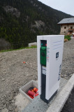 Borne de recharge pour véhicules électriques