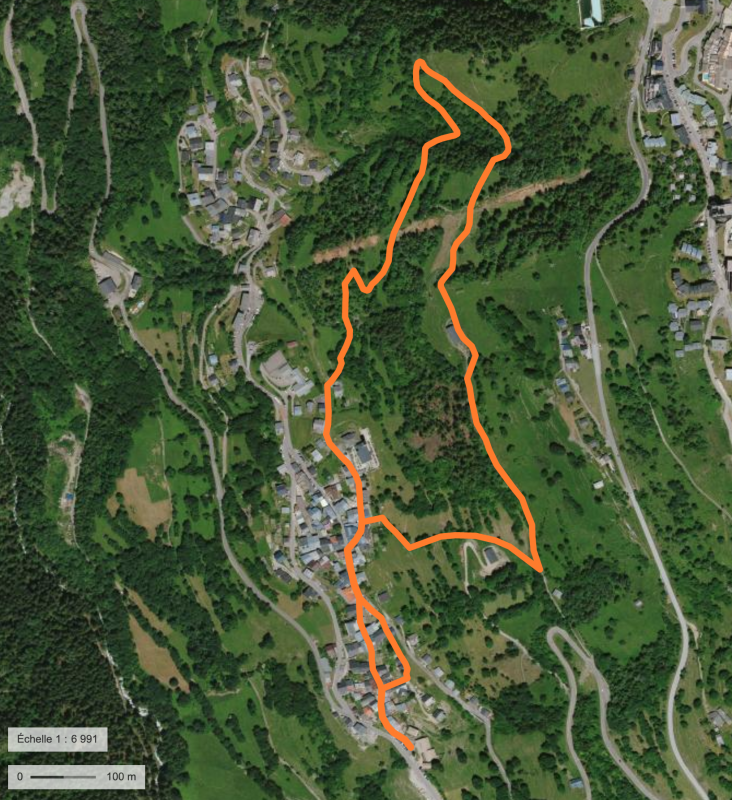 Tour du bois de l'église de Peisey - © MNPC Tour du bois de l'église de Peisey