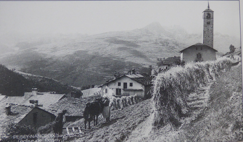 Tour du bois de l'église de Peisey