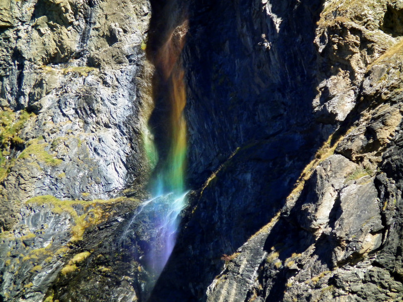 Cascade du Nant Putors arc en ciel - © mnpc Cascade du Nant Putors arc en ciel