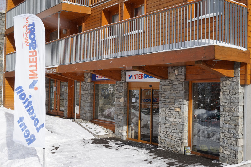 Façade hiver Intersport les Mélèzes