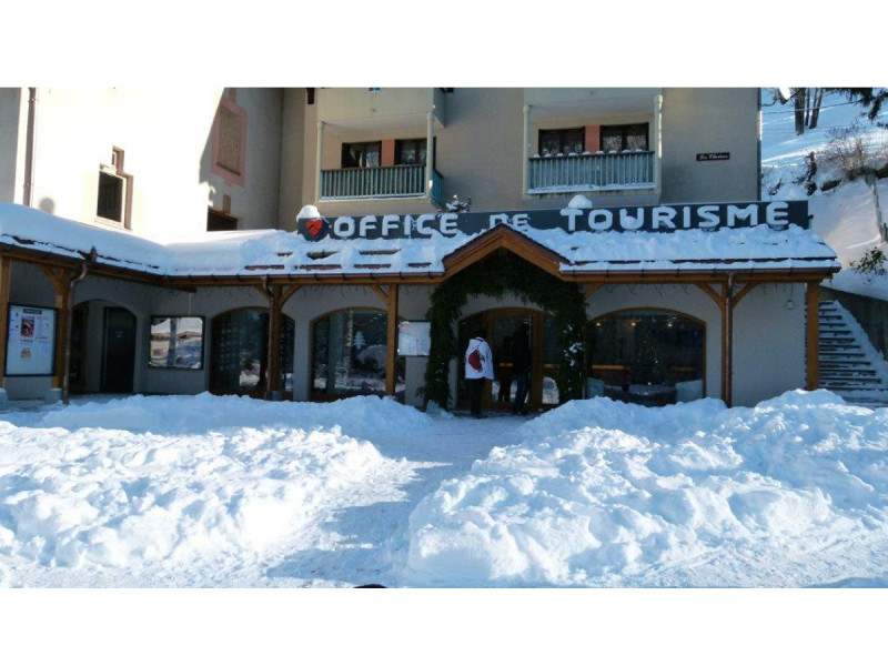 agence postale peisey