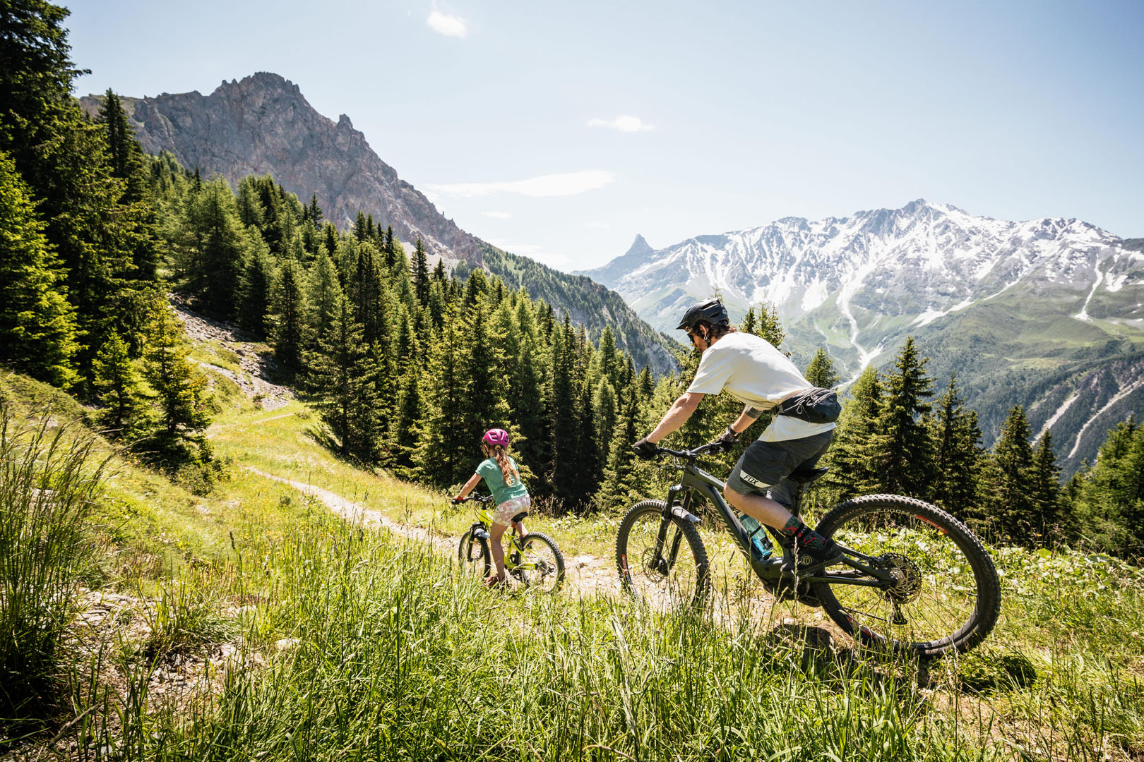 family-mountain-biking