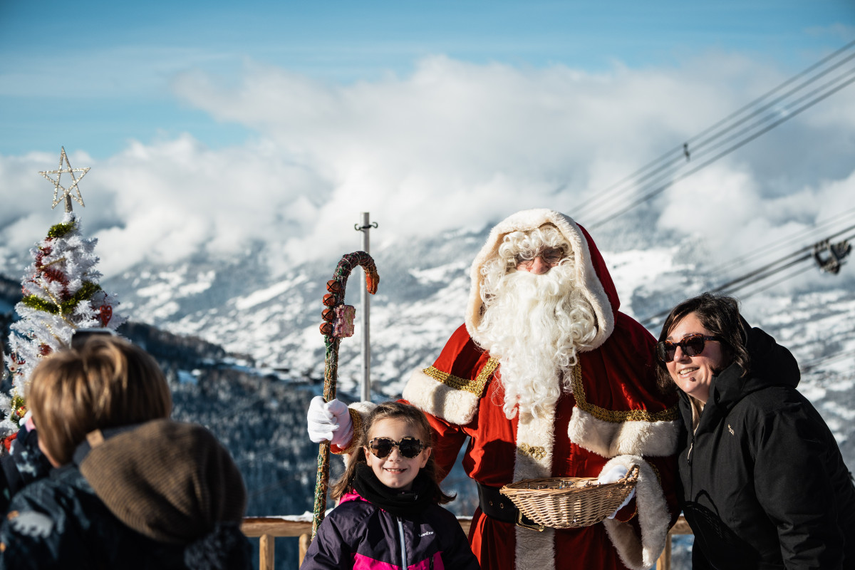 magische Begegnung mit dem Weihnachtsmann_Peisey-Vallandry