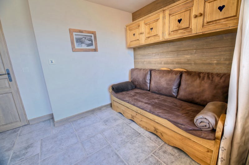 b10-games-room-sofabed-63244d0312709-1387888 b10-games-room-sofabed-63244d0312709-1387888