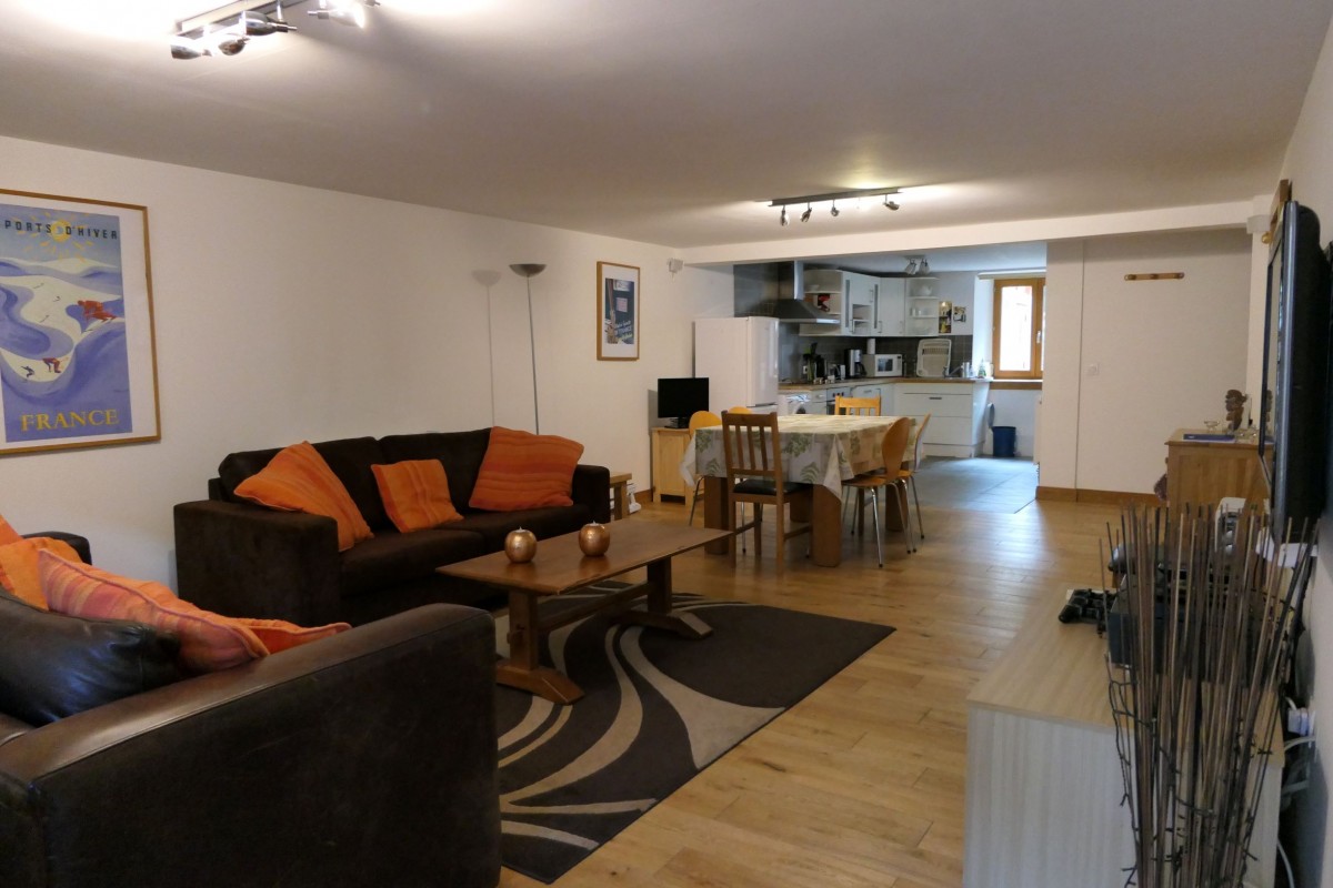chalet-bronziers-s-jour-cuisine-56842