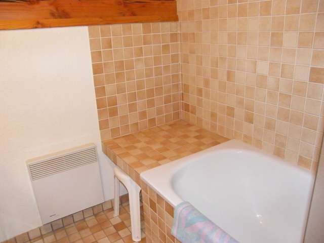 chalet-le-datcha-les-mievres-plan-peisey-salle de bain 2