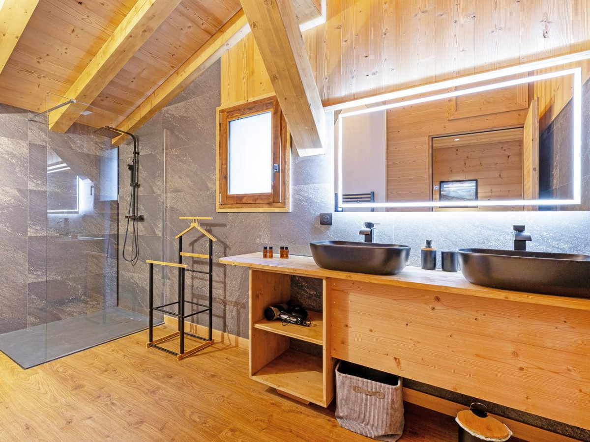 chalet-perle-des-alpes-badezimmer-1-b1767906925-40bec394-1434003 chalet-perle-des-alpes-badezimmer-1-b1767906925-40bec394-1434003