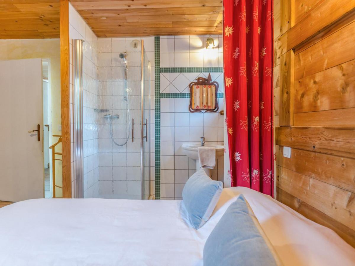chalet-piccola-pietra-schlafzimmer-neu-b1723538980-4f30a71f-605345