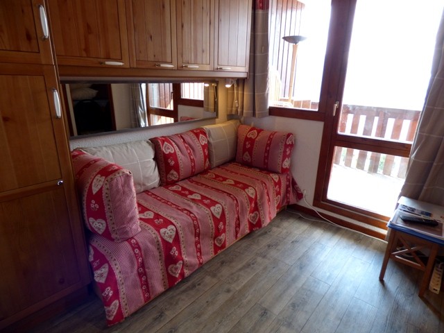 p1070867-32020 p1070867-32020