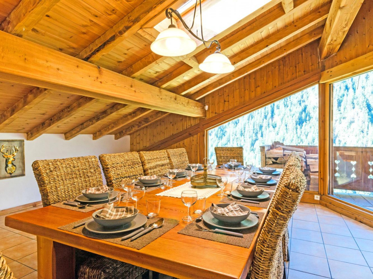 ulysse-esszimmer1-neu-b1611057671-1ece0d77-1433967