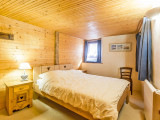 chambre-lit-double-chalet-myrtille-nancroix-172258