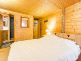 chambre-lit-double-chalet-myrtille-nancroix-2-172259