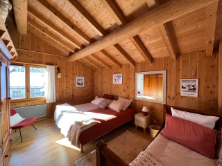 chambre-avec-lits-simples-chalet-neige-et-bois-moulin-68570