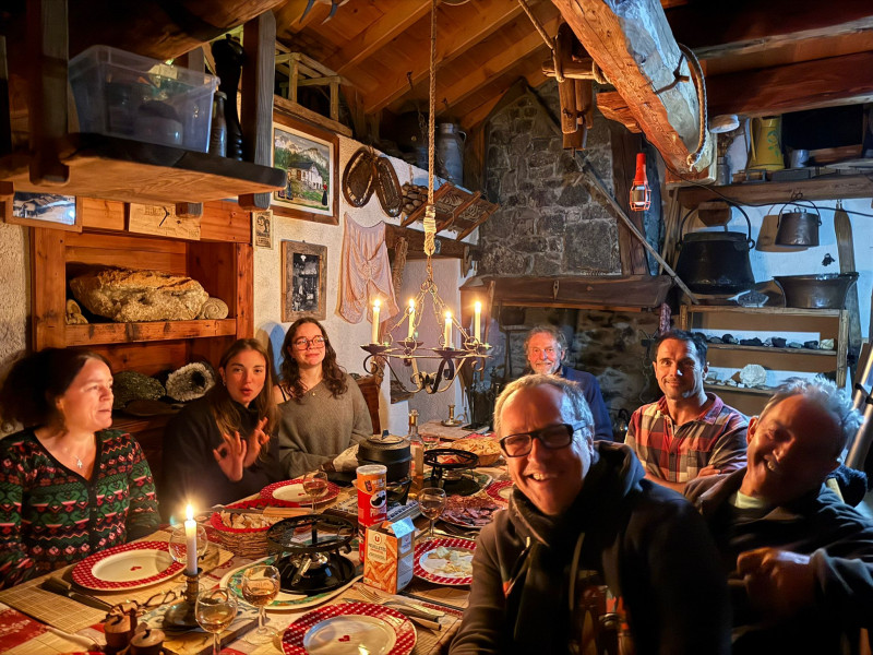 Reindeer sleigh ride & Savoyard fondue in an alpine chalet._Peisey-Vallandry