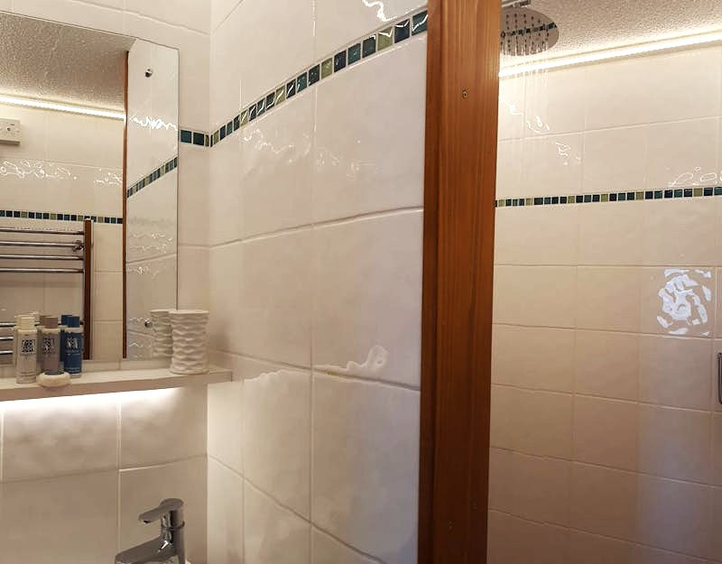 16-ensuite-resized-1383x1080-696fad7870306-1449758