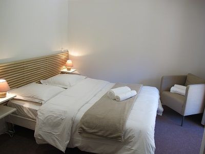 Room 185457-504939