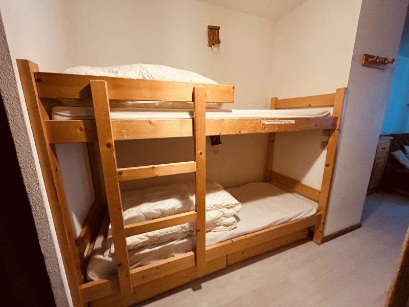 _clients_227321004_photos_20050f_1666190