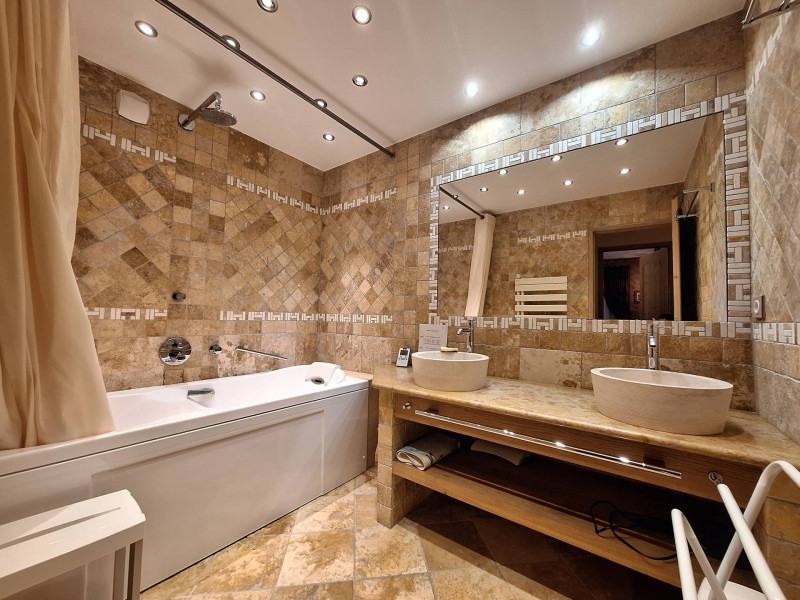 _lv_images__lot_0120390020_15_1290551