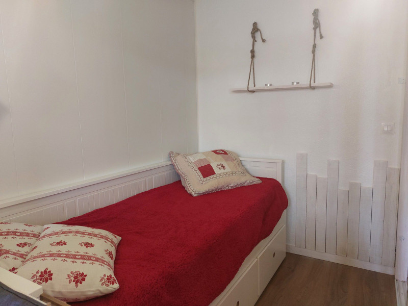 _lv_images__lot_0903000163_08_1315298