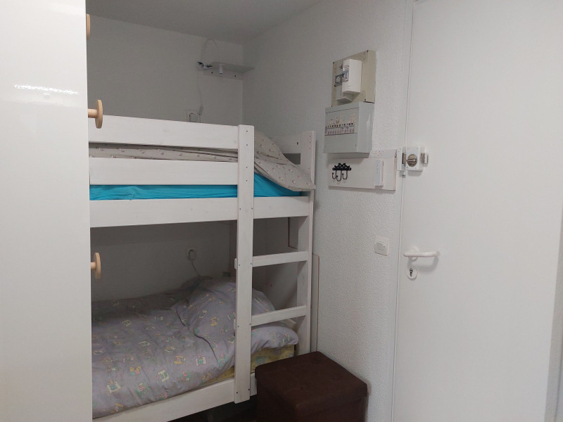 _lv_images__lot_0903000163_09_1459631