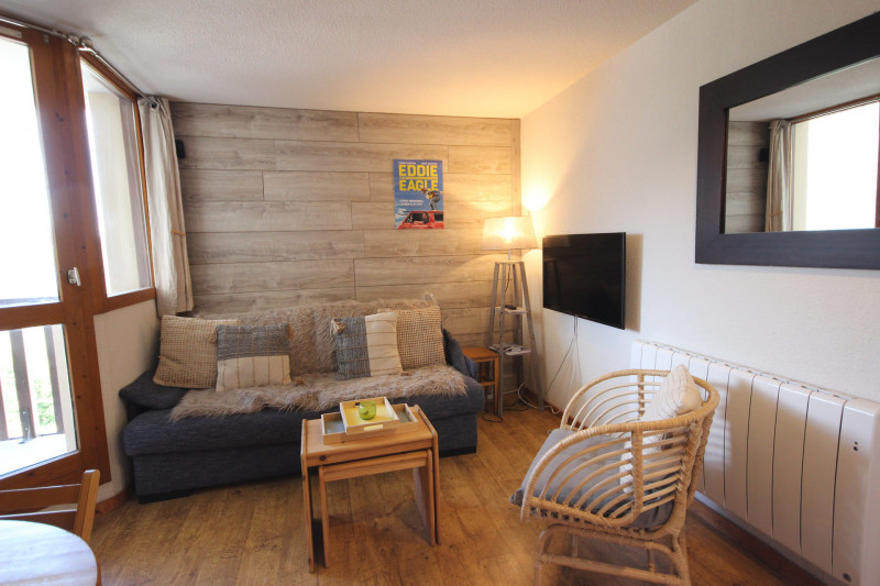 _lv_images__lot_0903000372_01_1471465