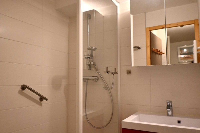 _lv_images__lot_0903000479_06_1449104