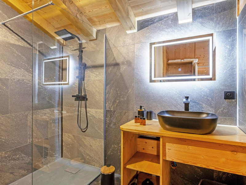 chalet-perle-des-alpes-badezimmer-b1767906926-69d1312d-1434004