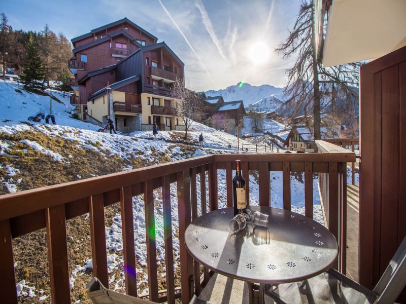 go-alpine-peisey-vallandry-les-arcs-ski-holiday-apartment-26-praz-terrace-view-61638