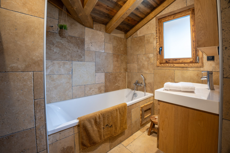loan5653-hdr-1707523