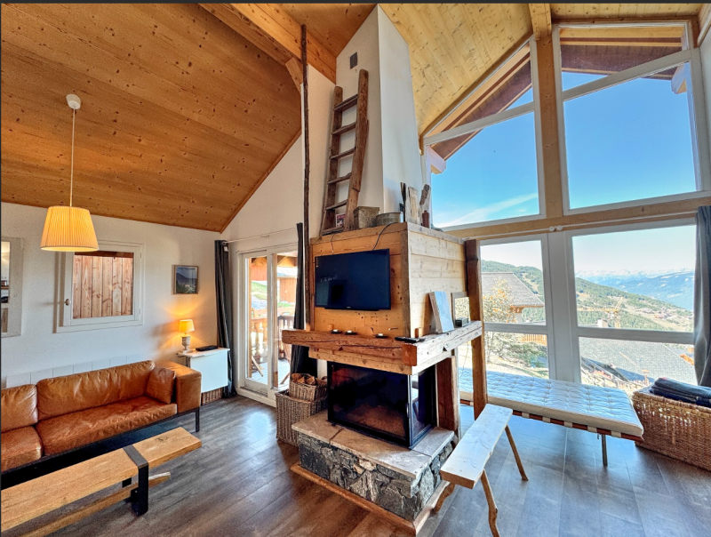 lounge-with-view-1225375