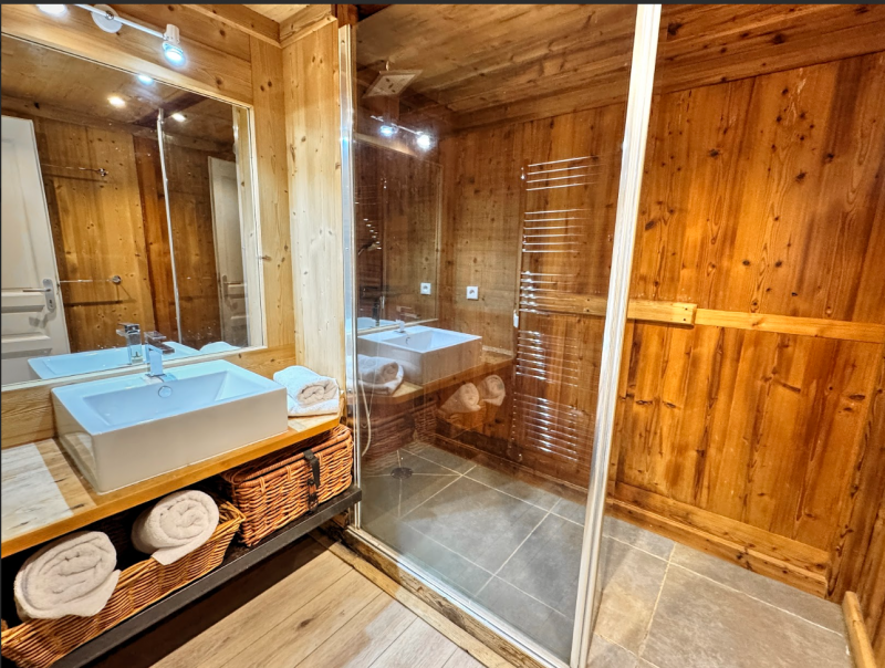 shower-room-1225371